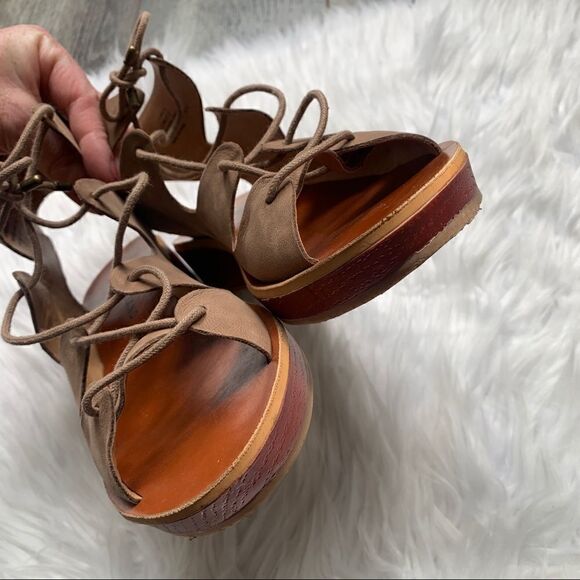 Lucky Brand Hipsta Open Toe Leather Wedge Sandals Tan Brown Size 7.5 - Picture 11 of 11
